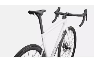 Tarmac SL8 Expert : le vélo de course le plus rapide et performant !