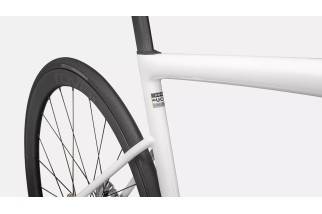 Tarmac SL8 Expert : le vélo de course le plus rapide et performant !