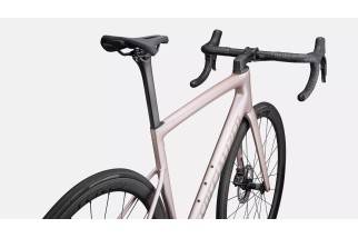 Tarmac SL8 Expert : le vélo de course le plus rapide et performant !