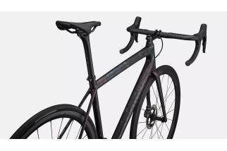 S-Works Aethos : le vélo de route ultraléger et performant pour cyclistes exigeants
