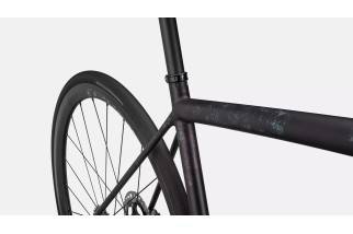 S-Works Aethos : le vélo de route ultraléger et performant pour cyclistes exigeants