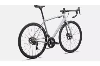 S-Works Aethos : le vélo de route ultraléger et performant pour cyclistes exigeants