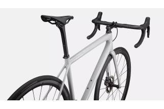 S-Works Aethos : le vélo de route ultraléger et performant pour cyclistes exigeants