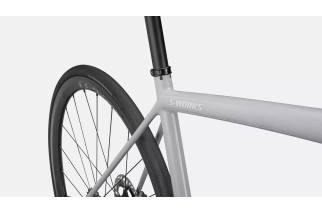 S-Works Aethos : le vélo de route ultraléger et performant pour cyclistes exigeants