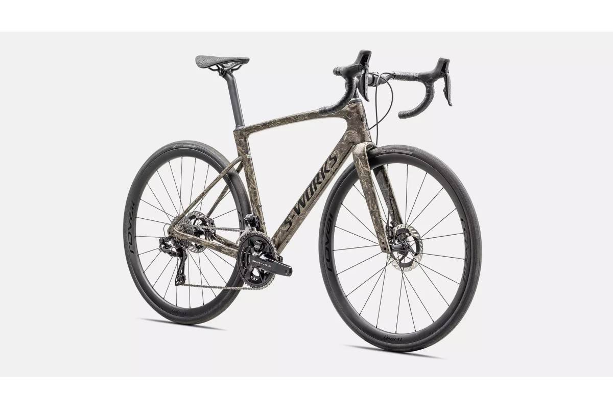 Vélo de route Roubaix SL8 – Confort, vitesse & légèreté